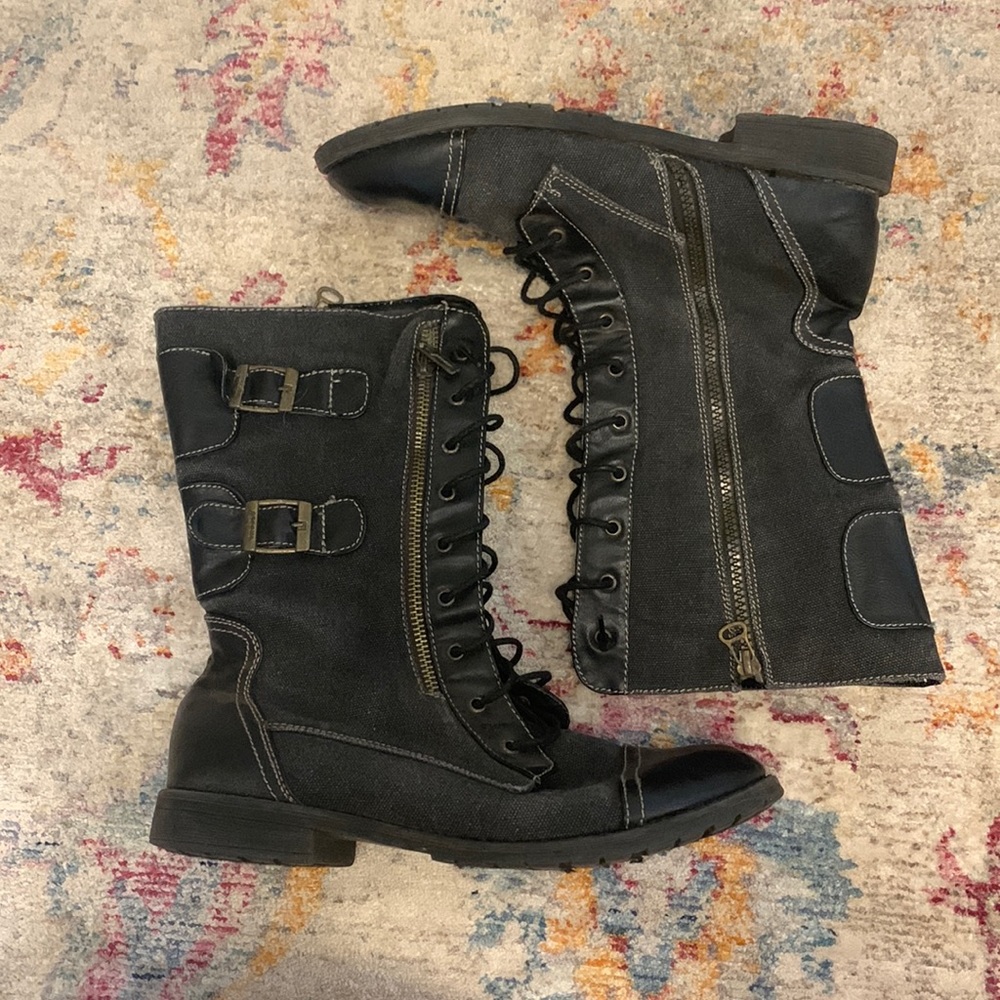 Combat boots